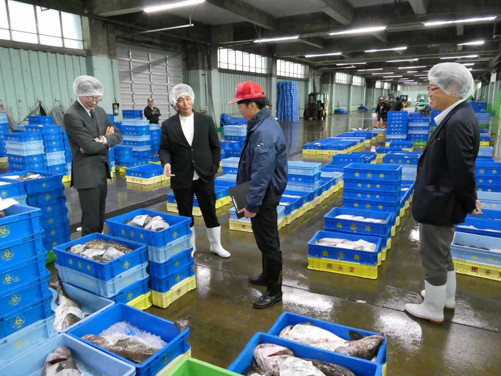 セリの様子（旧荷捌場）
